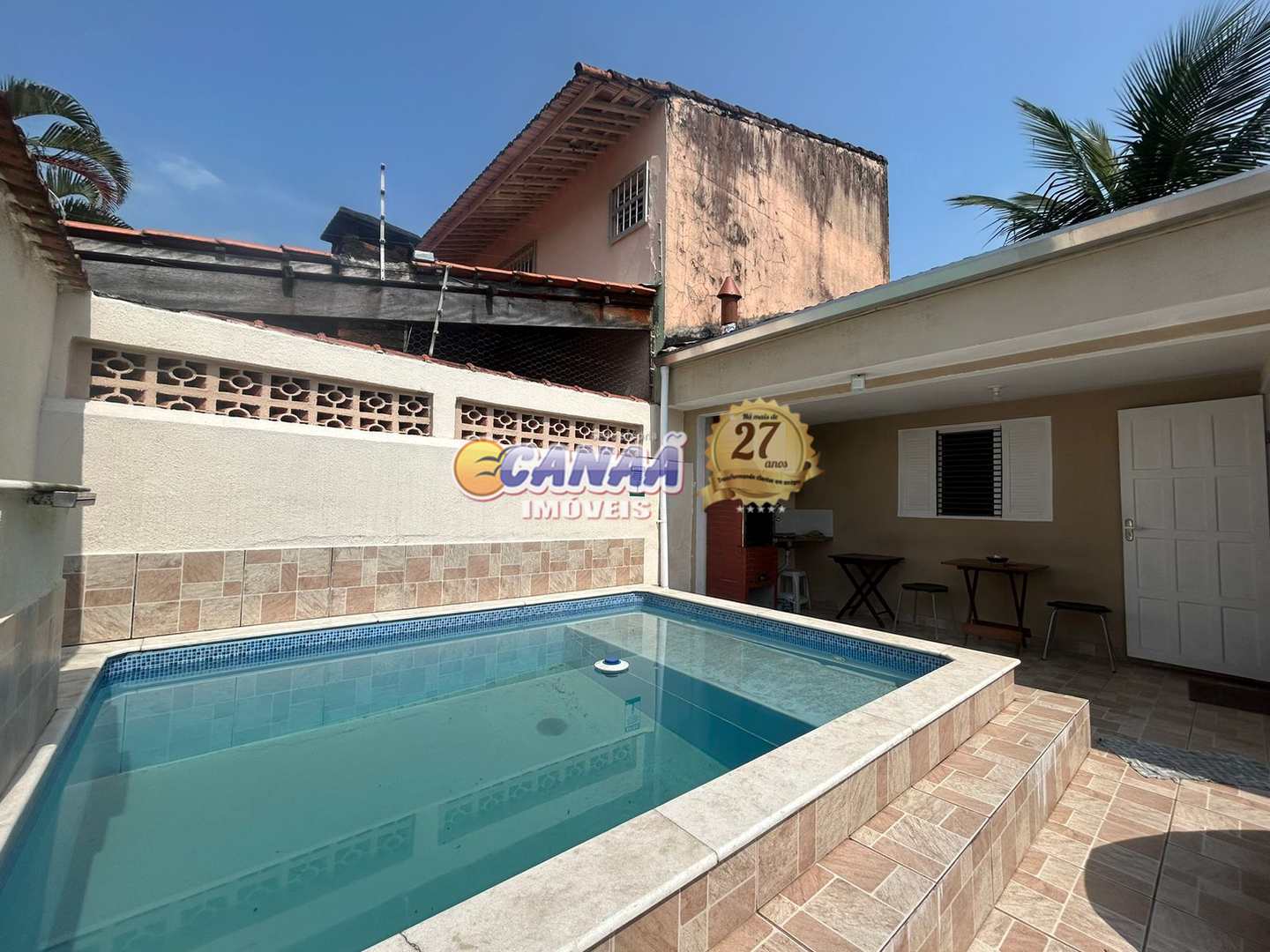 Casa à venda com 2 quartos, 79m² - Foto 1