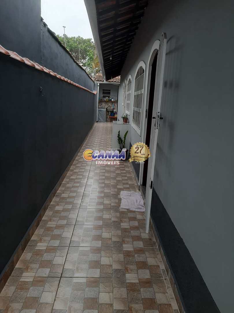 Casa à venda com 2 quartos, 49m² - Foto 4