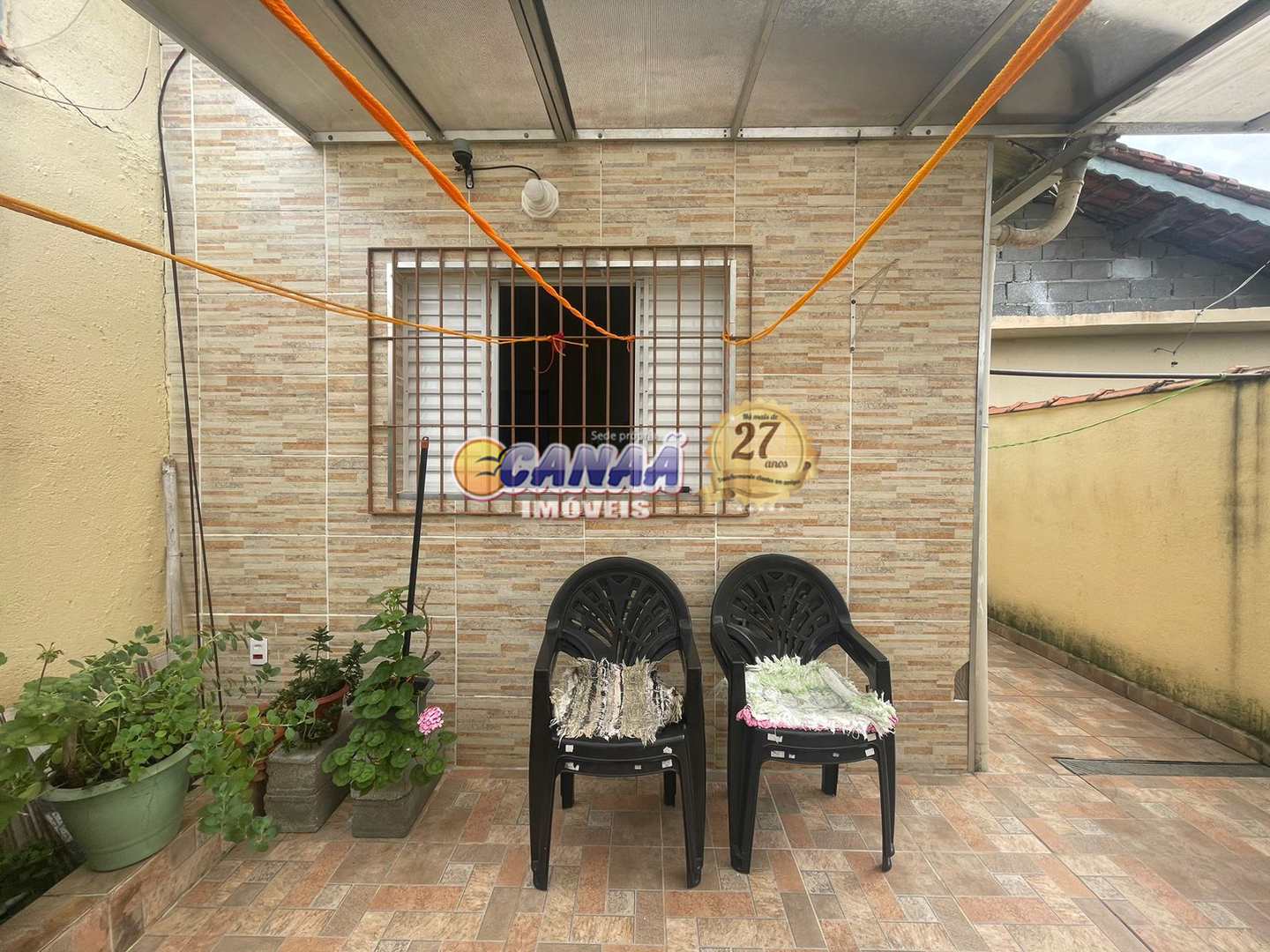 Casa à venda com 2 quartos, 63m² - Foto 1