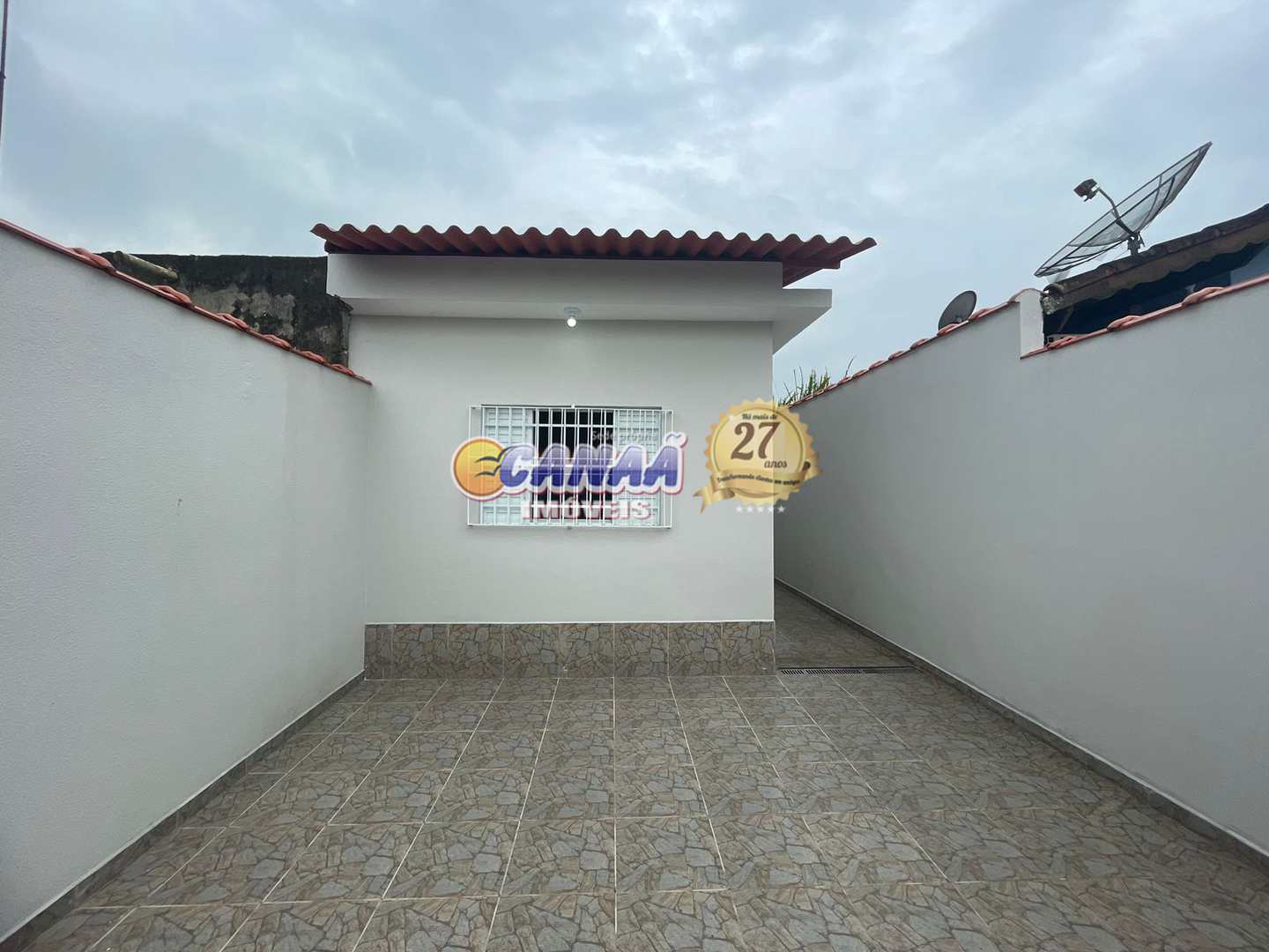 Casa à venda com 2 quartos, 64m² - Foto 1