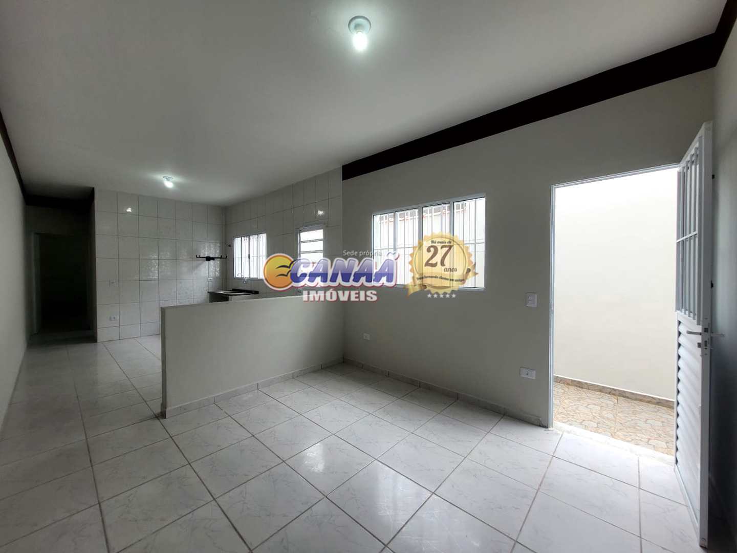 Casa à venda com 2 quartos, 64m² - Foto 3