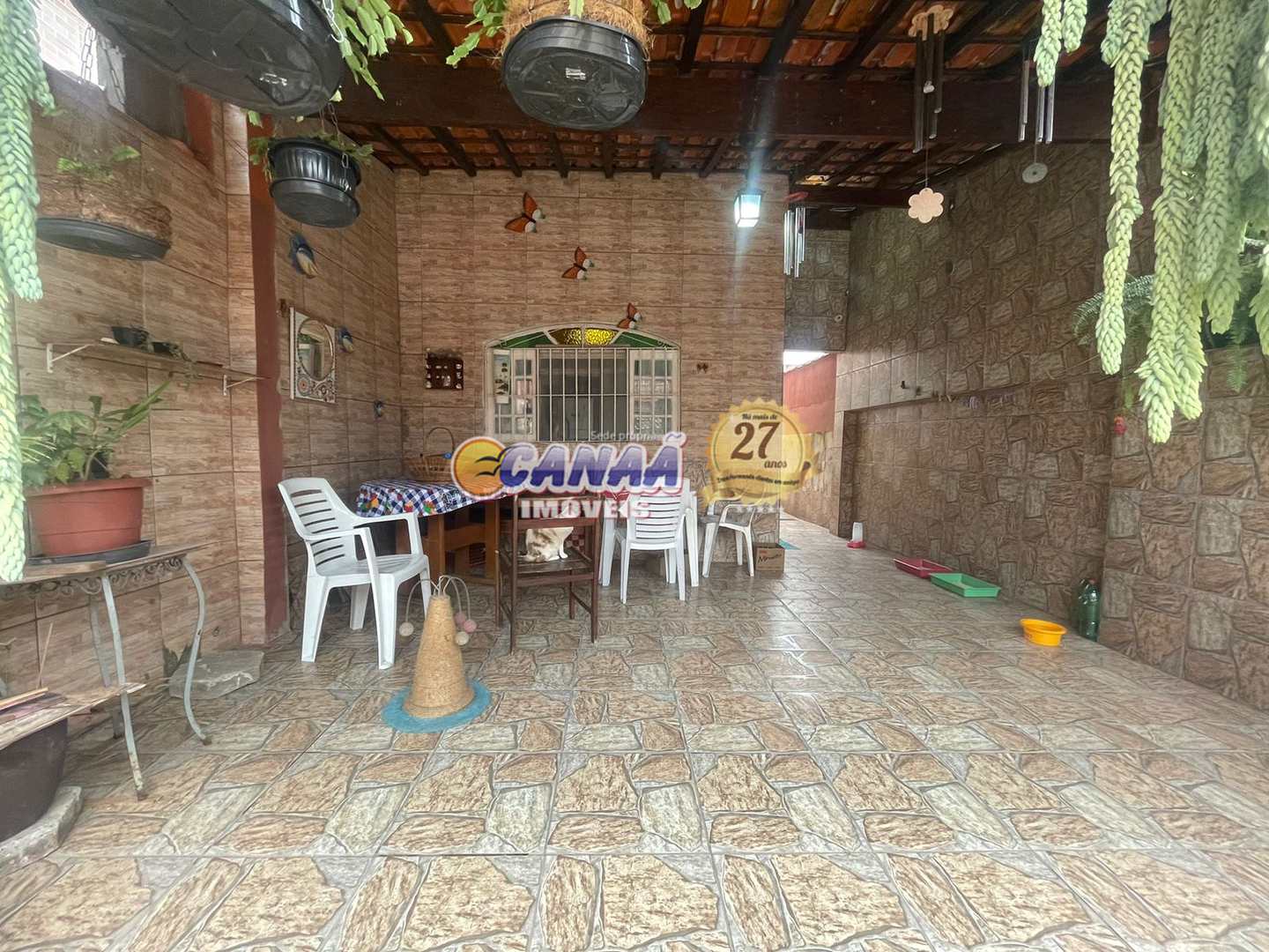 Casa à venda com 2 quartos, 90m² - Foto 2