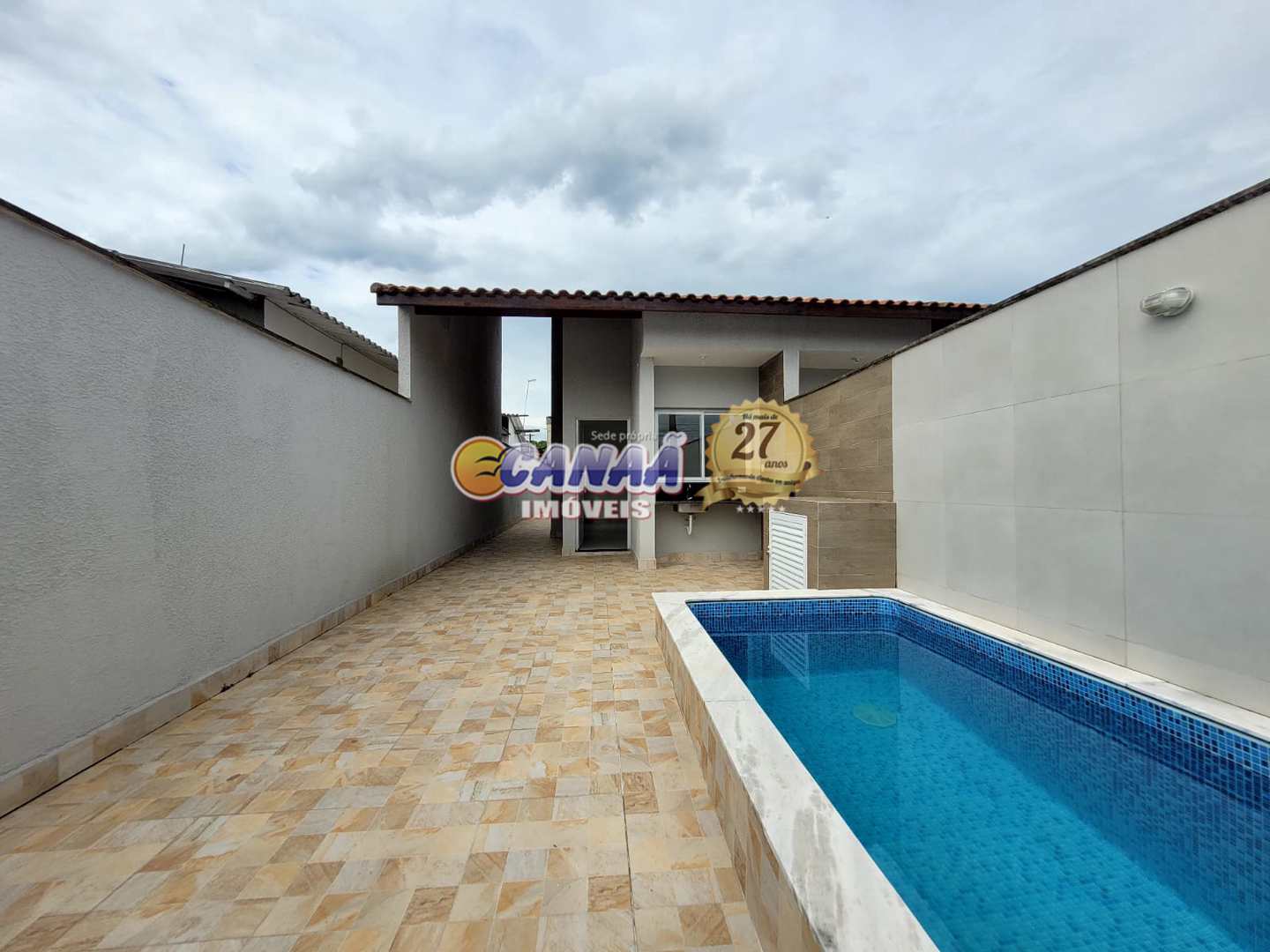 Casa à venda com 2 quartos, 65m² - Foto 2