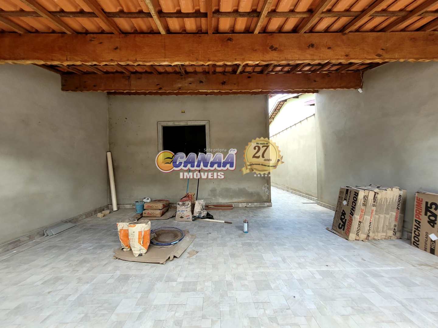 Casa à venda com 2 quartos, 105m² - Foto 2