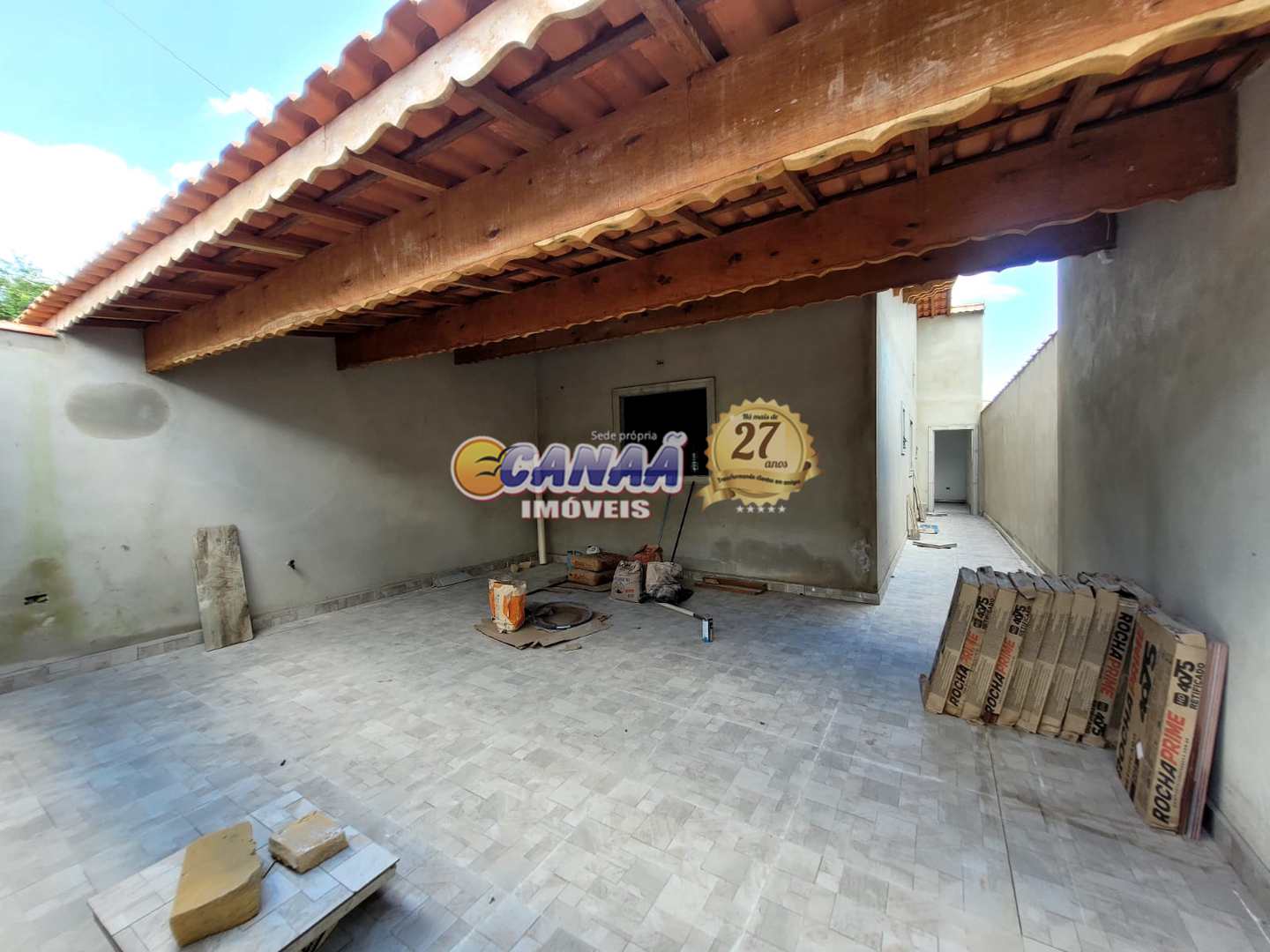 Casa à venda com 2 quartos, 105m² - Foto 1