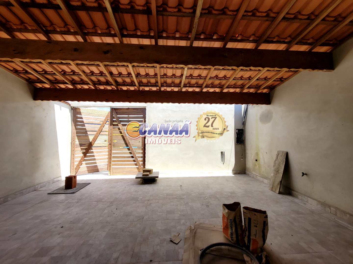 Casa à venda com 2 quartos, 105m² - Foto 3