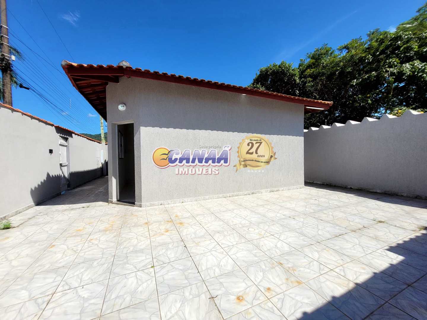 Casa à venda com 2 quartos, 60m² - Foto 2