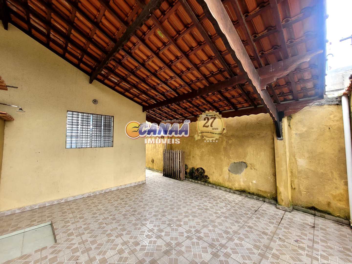 Casa à venda com 2 quartos, 84m² - Foto 2