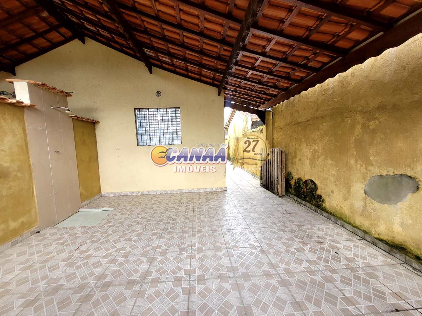 Casa à venda com 2 quartos, 84m² - Foto 1