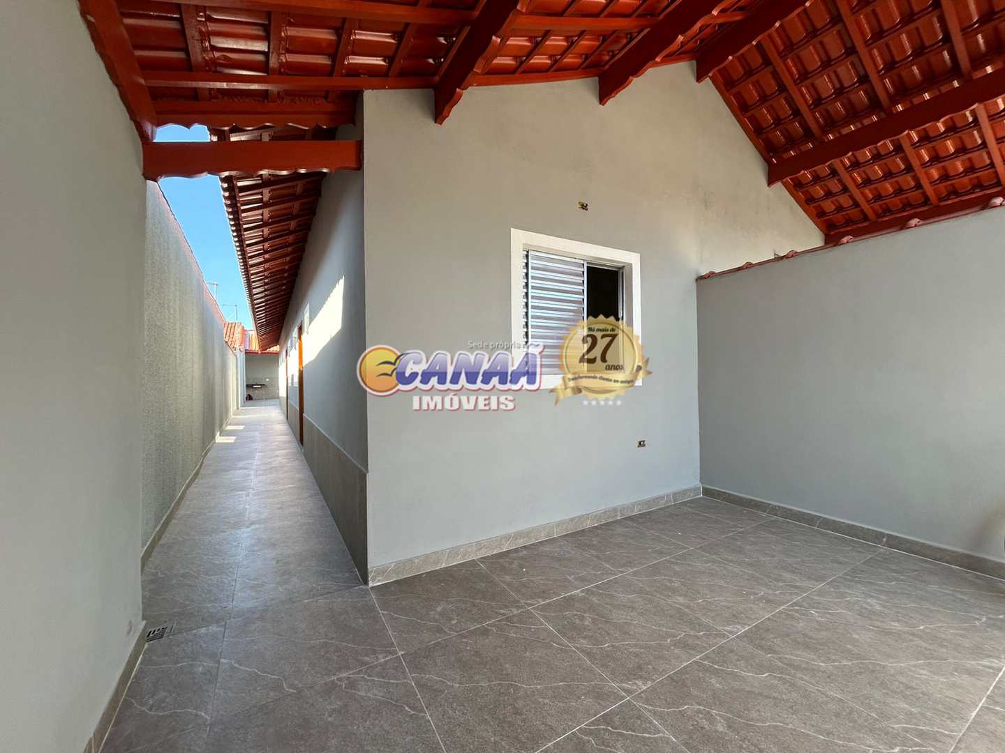 Casa à venda com 2 quartos, 104m² - Foto 1