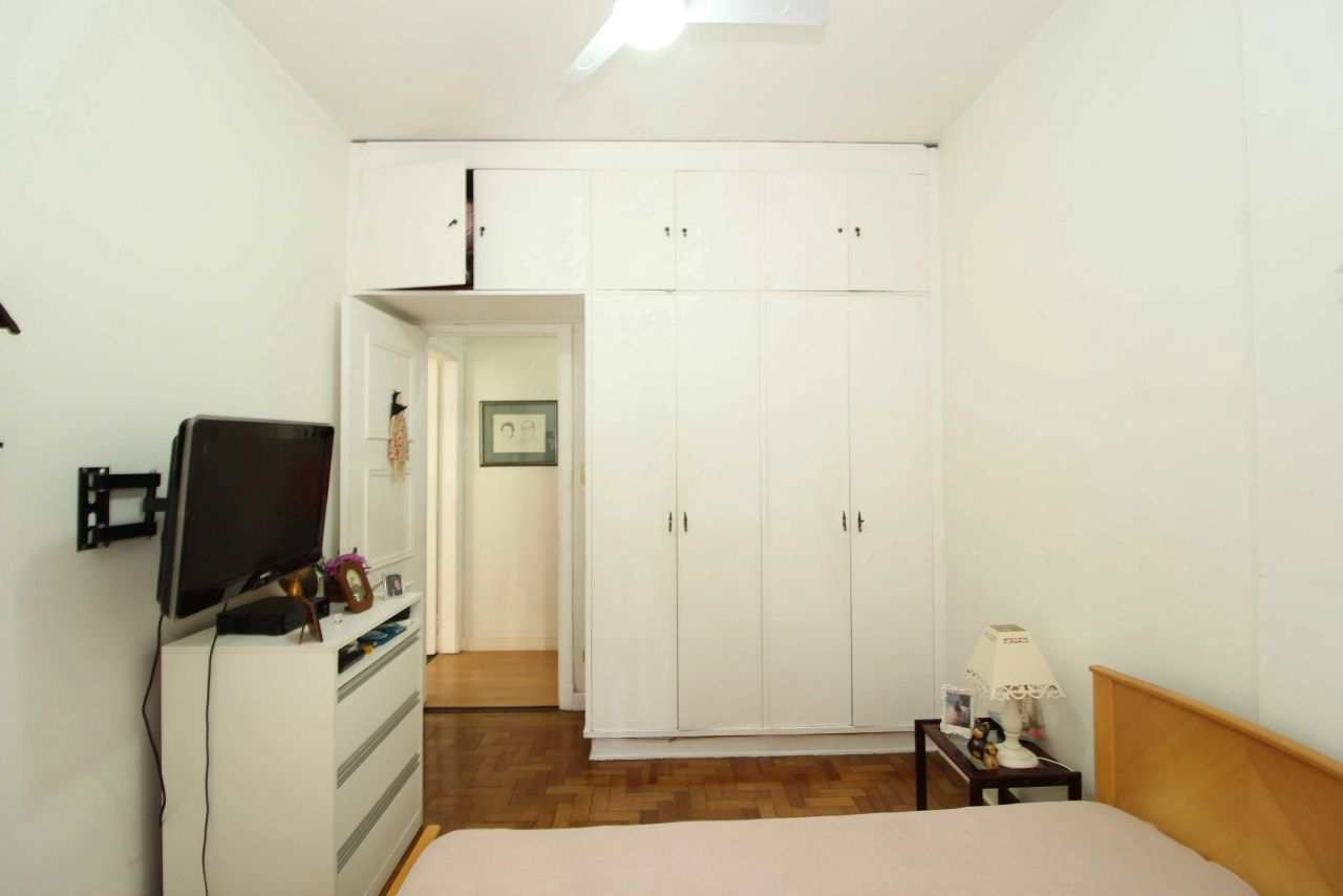 Apartamento à venda com 3 quartos, 140m² - Foto 3