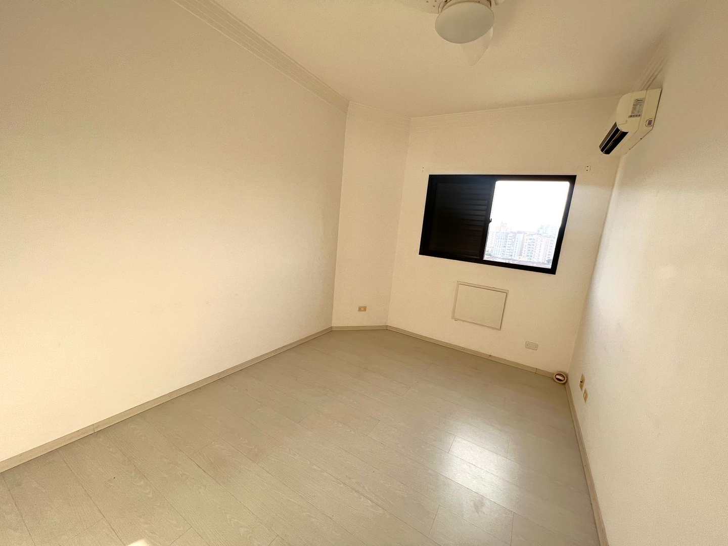 Apartamento à venda com 3 quartos, 135m² - Foto 20