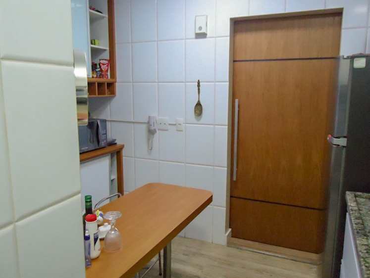 Apartamento à venda com 2 quartos, 75m² - Foto 11