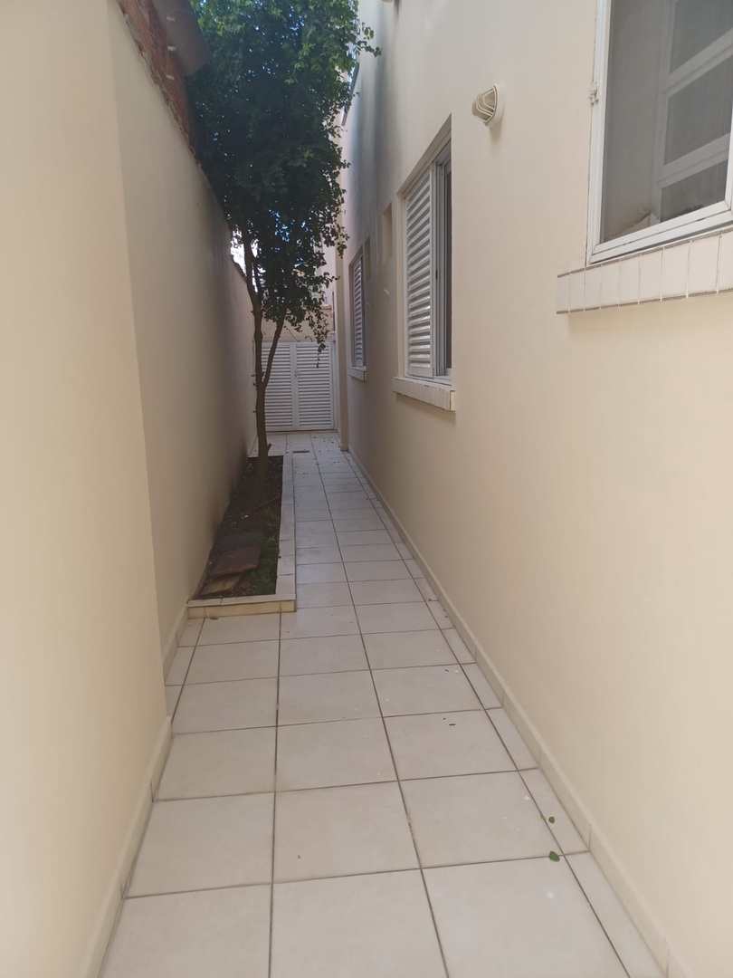 Casa à venda com 3 quartos, 150m² - Foto 3