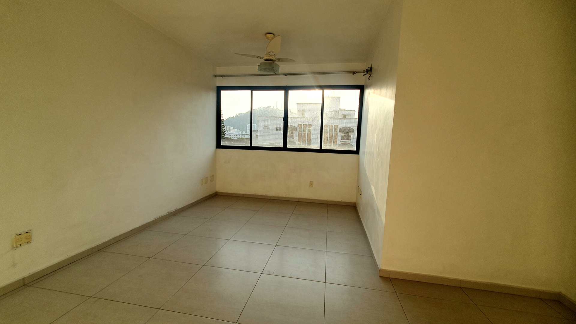 Apartamento à venda com 2 quartos, 80m² - Foto 4