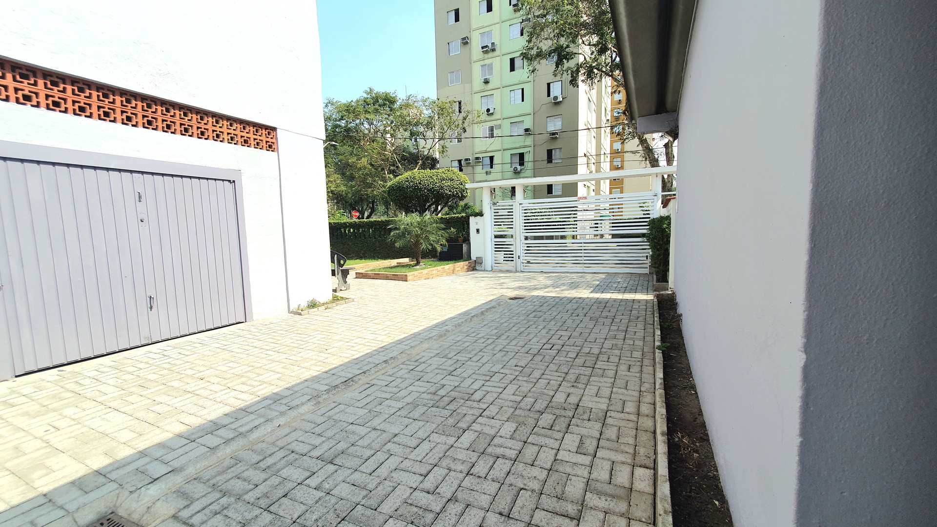 Apartamento à venda com 2 quartos, 68m² - Foto 31