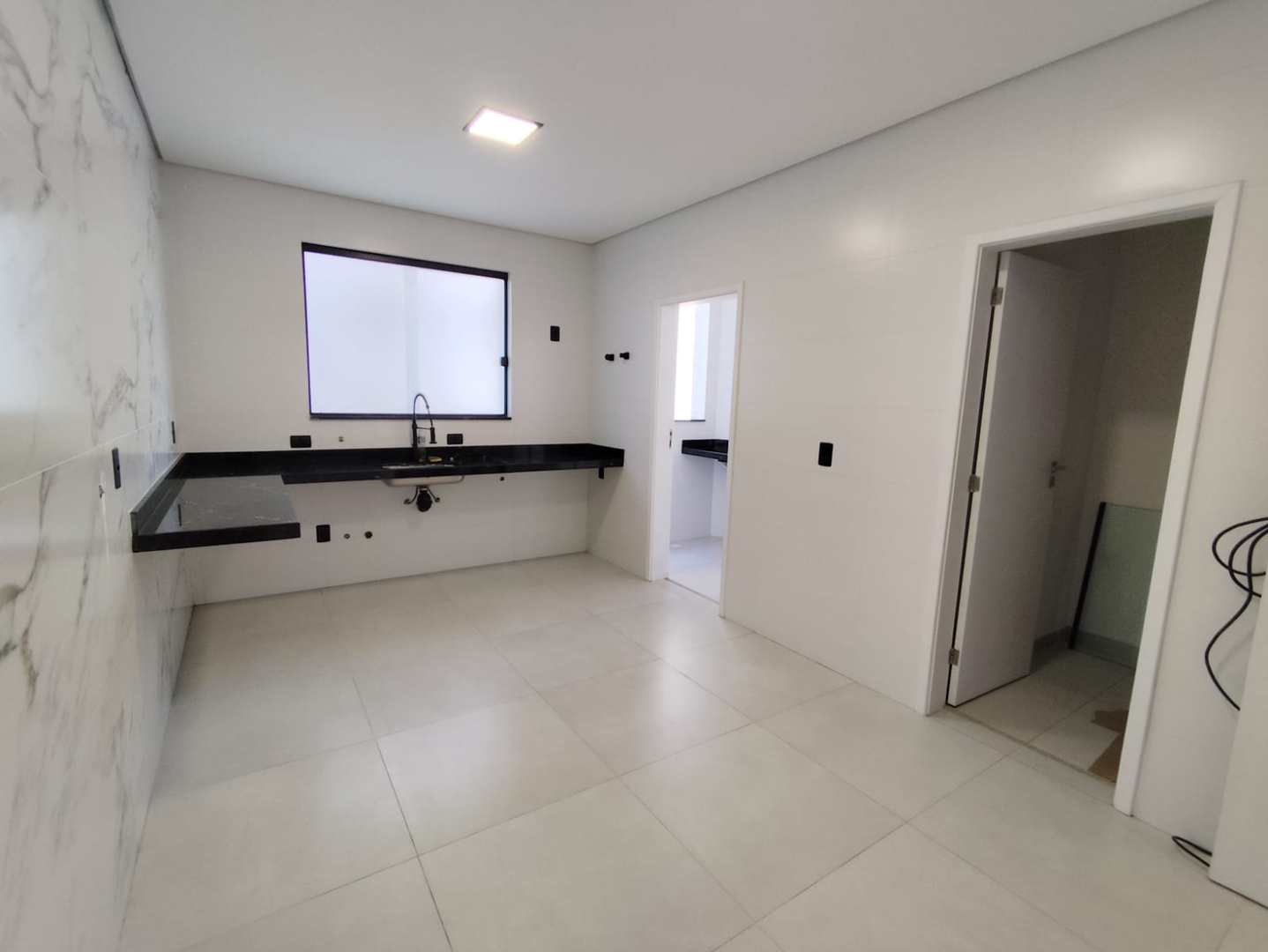 Casa à venda com 4 quartos, 330m² - Foto 31