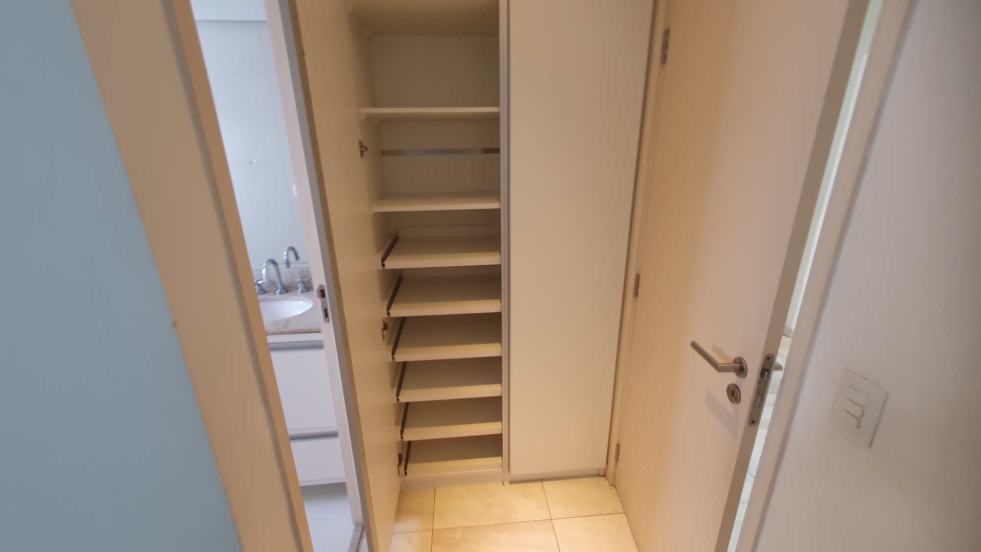 Apartamento à venda e aluguel com 2 quartos, 77m² - Foto 11