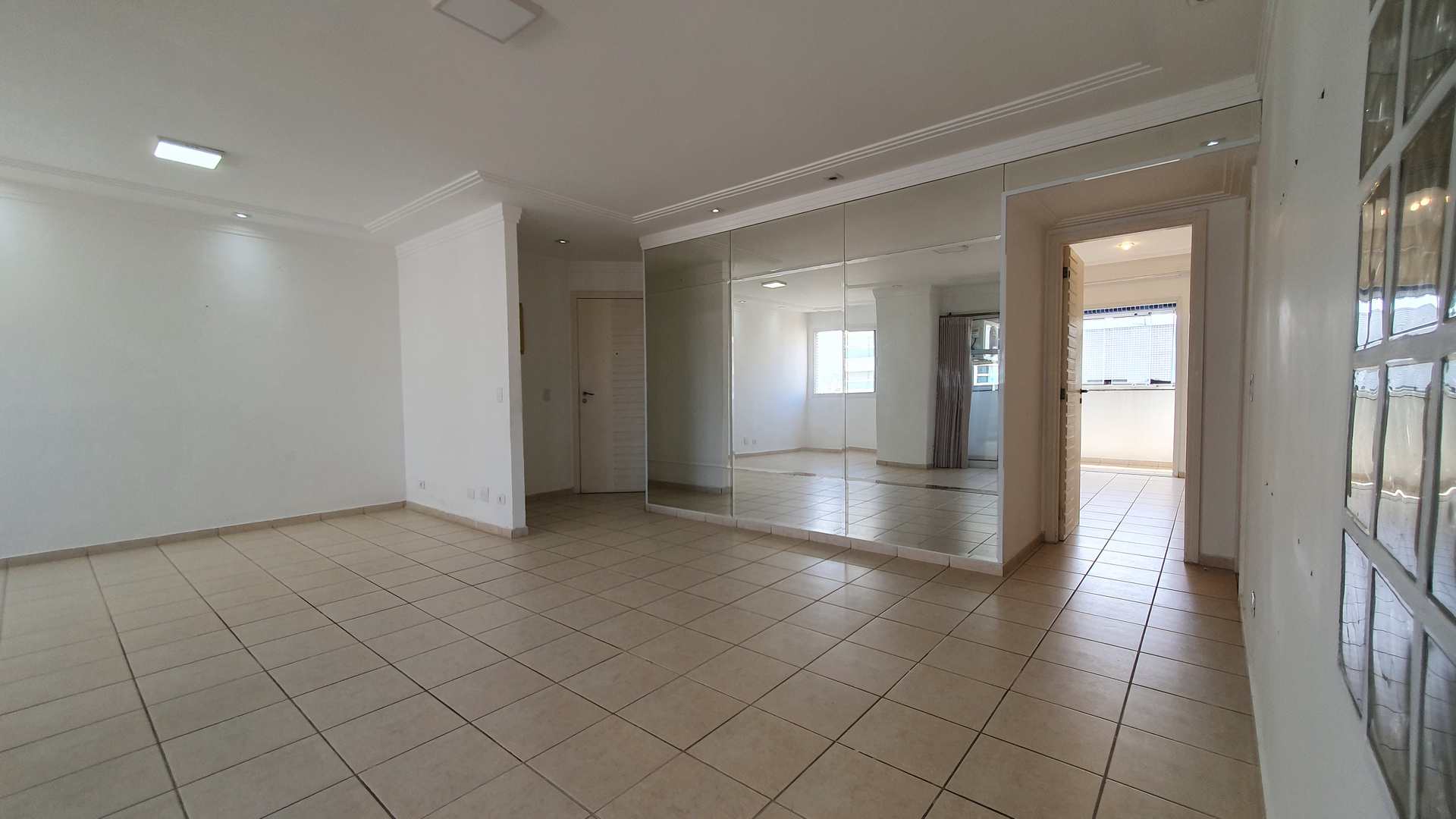 Apartamento à venda com 4 quartos, 150m² - Foto 3