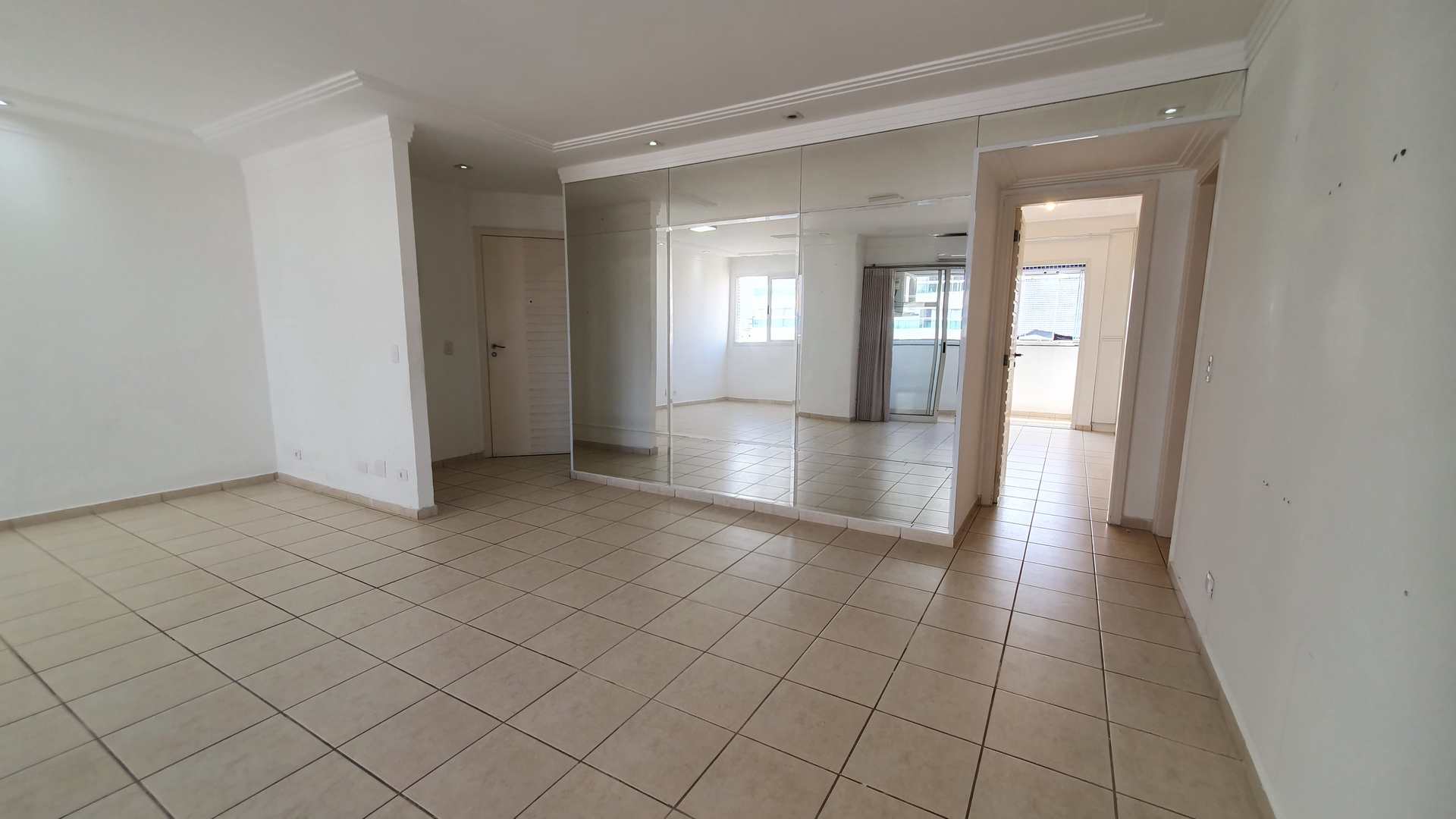 Apartamento à venda com 4 quartos, 150m² - Foto 1