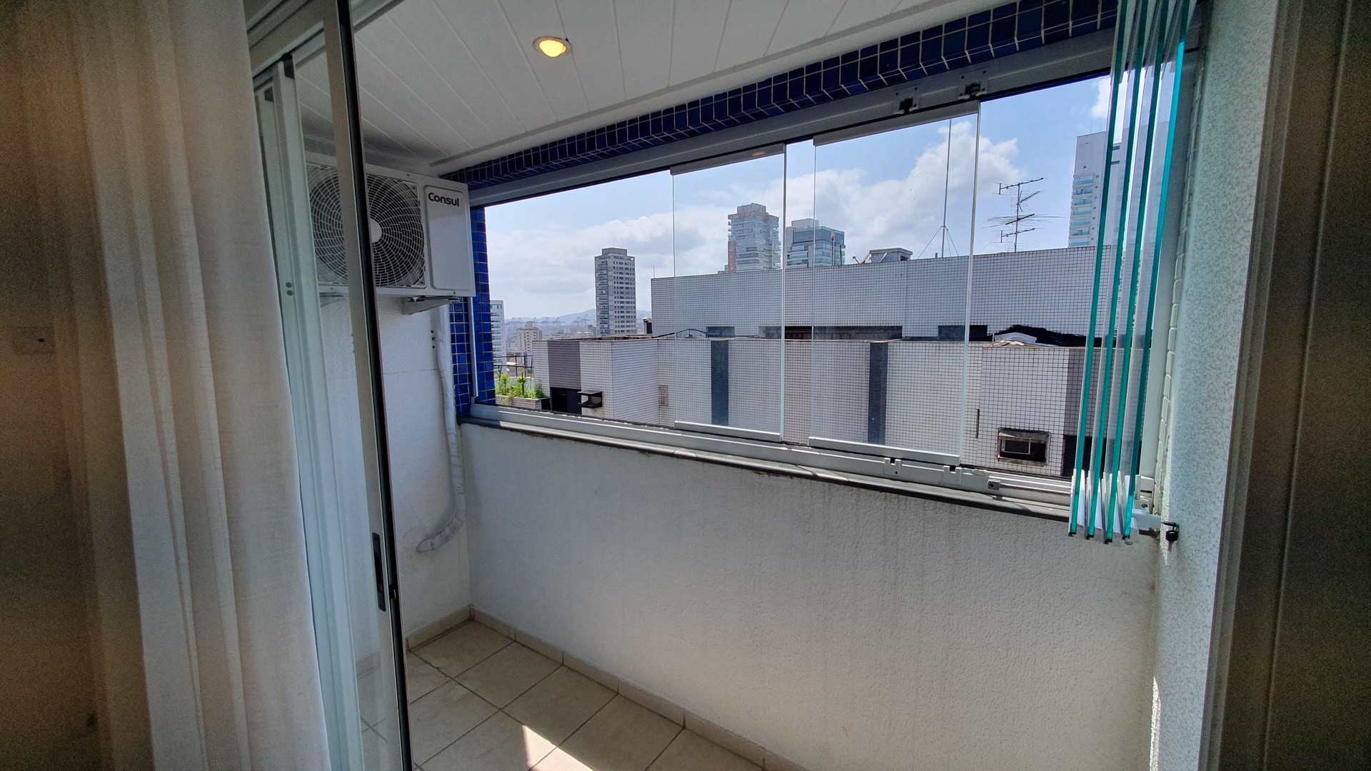 Apartamento à venda com 4 quartos, 150m² - Foto 2