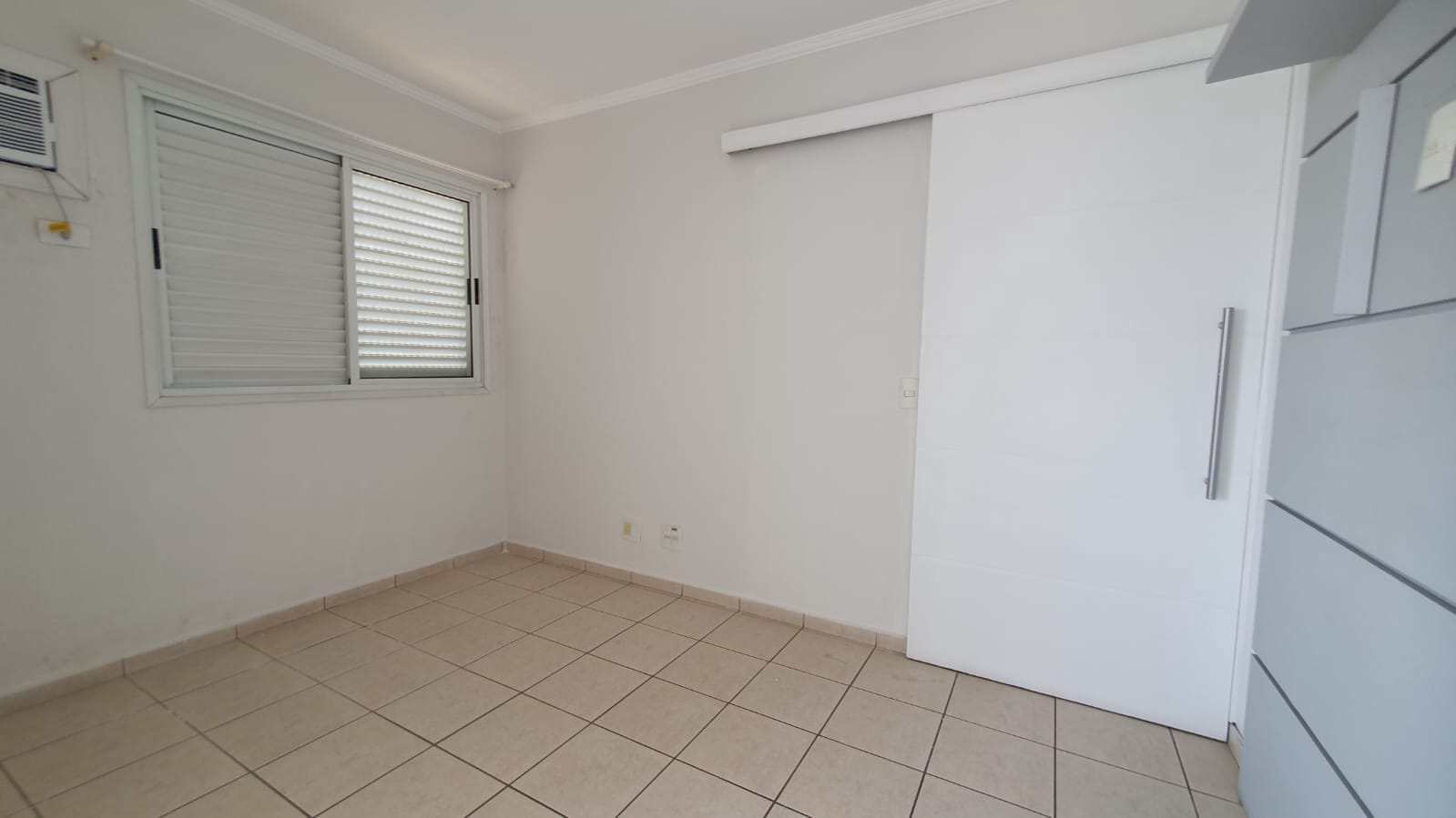 Apartamento à venda com 4 quartos, 250m² - Foto 2