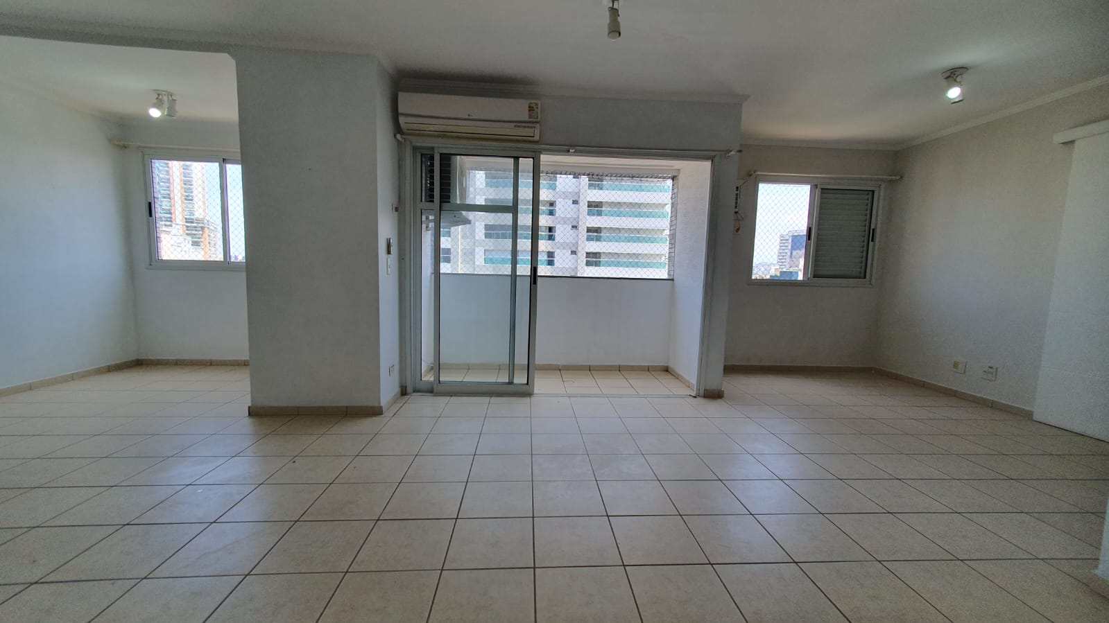 Apartamento à venda com 4 quartos, 250m² - Foto 44