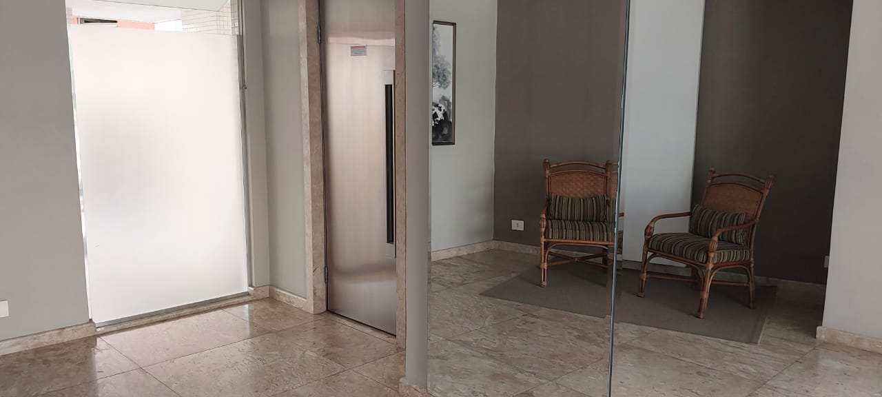 Apartamento à venda com 3 quartos, 228m² - Foto 4