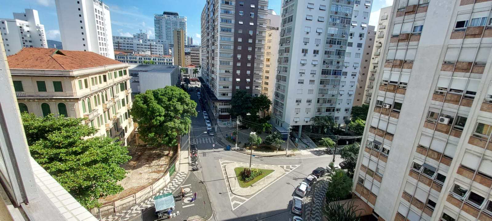 Apartamento à venda com 3 quartos, 228m² - Foto 2