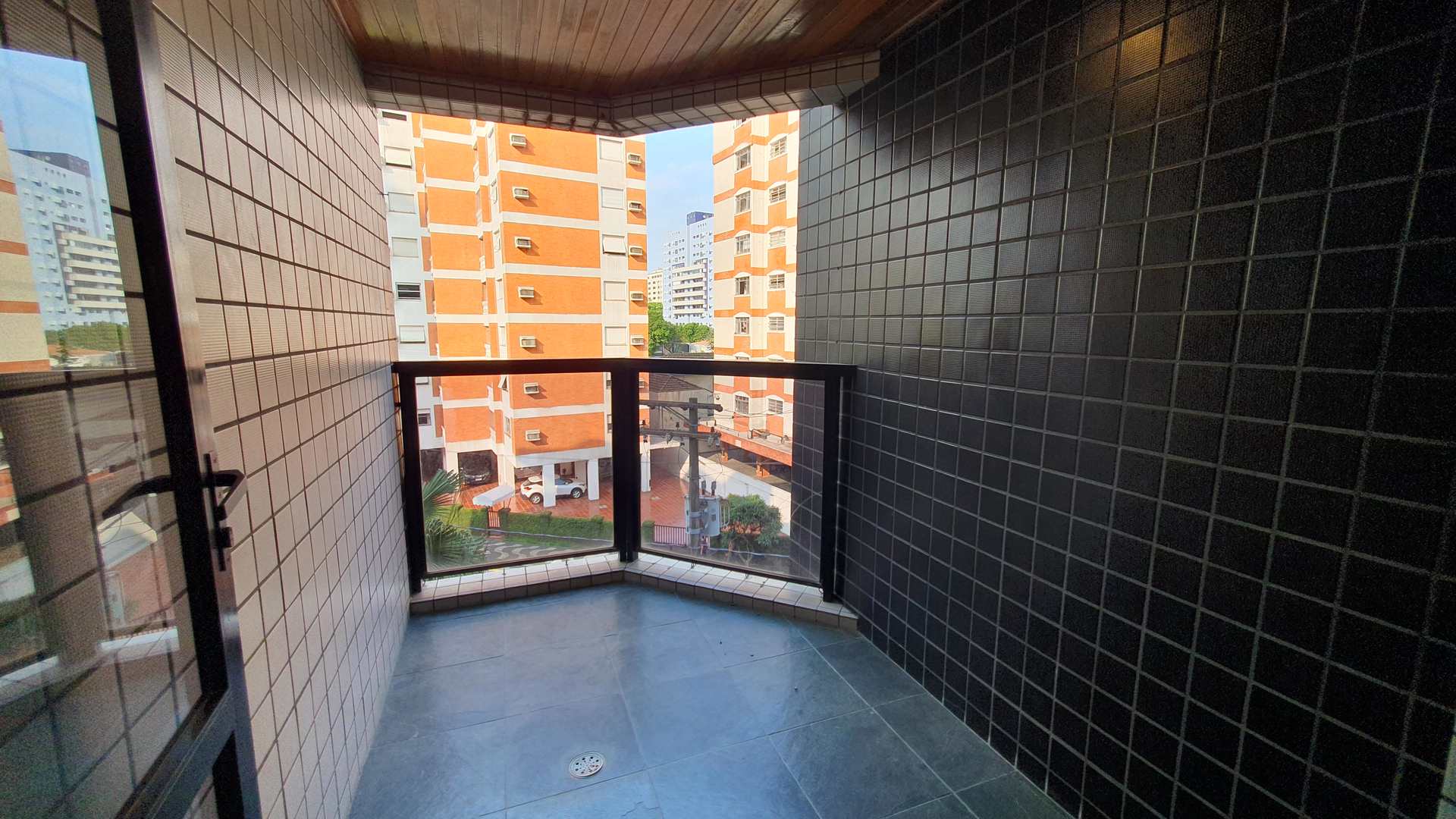 Apartamento à venda com 3 quartos, 100m² - Foto 1