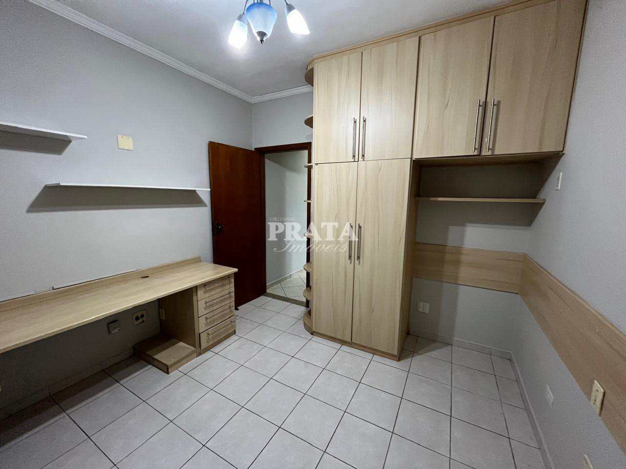 Apartamento para alugar com 3 quartos, 130m² - Foto 8