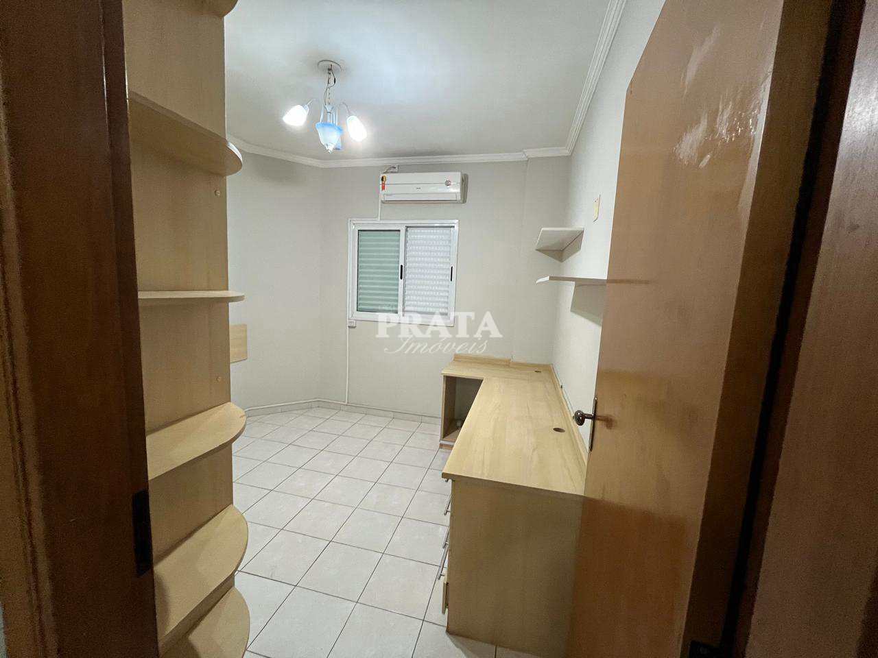 Apartamento para alugar com 3 quartos, 130m² - Foto 12