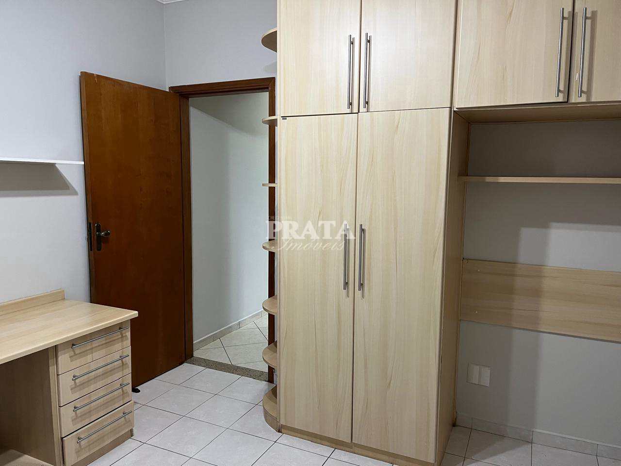 Apartamento para alugar com 3 quartos, 130m² - Foto 7