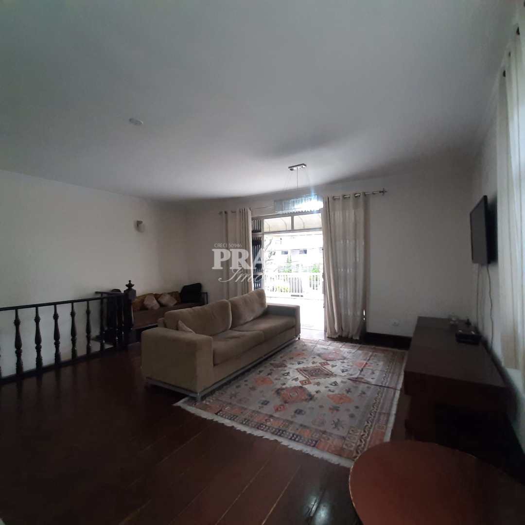 Casa à venda com 4 quartos, 200m² - Foto 4