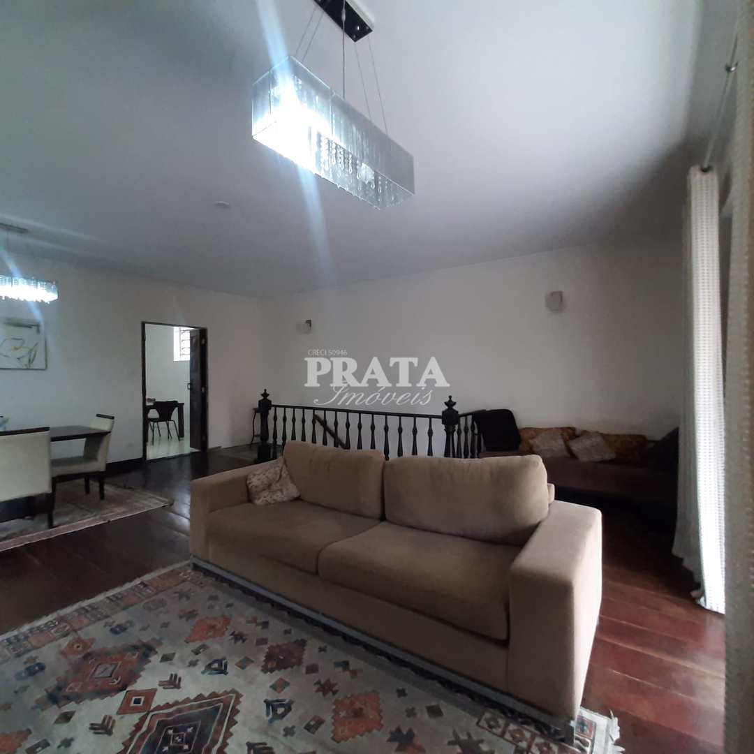 Casa à venda com 4 quartos, 200m² - Foto 2