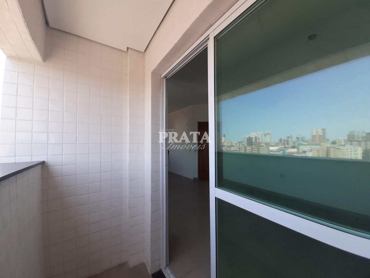 Apartamento à venda com 2 quartos, 68m² - Foto 2