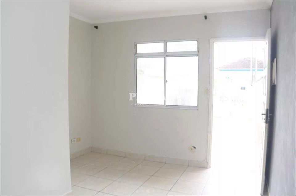 Casa à venda com 3 quartos, 82m² - Foto 1