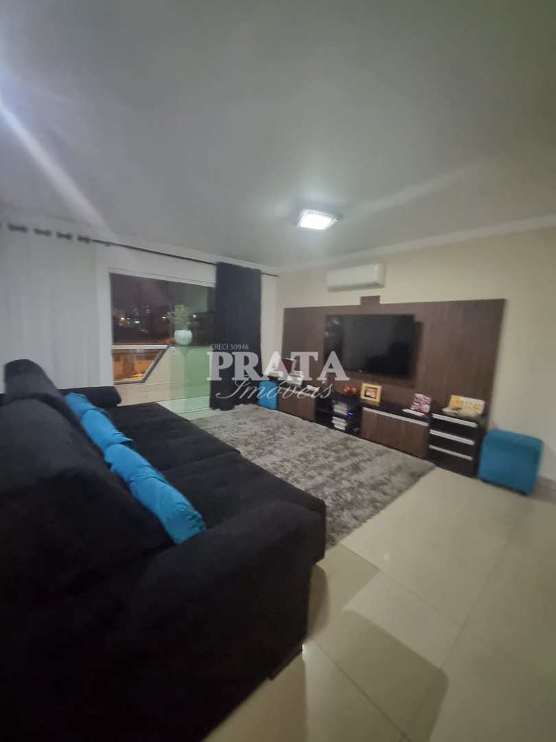 Casa à venda com 3 quartos, 210m² - Foto 3