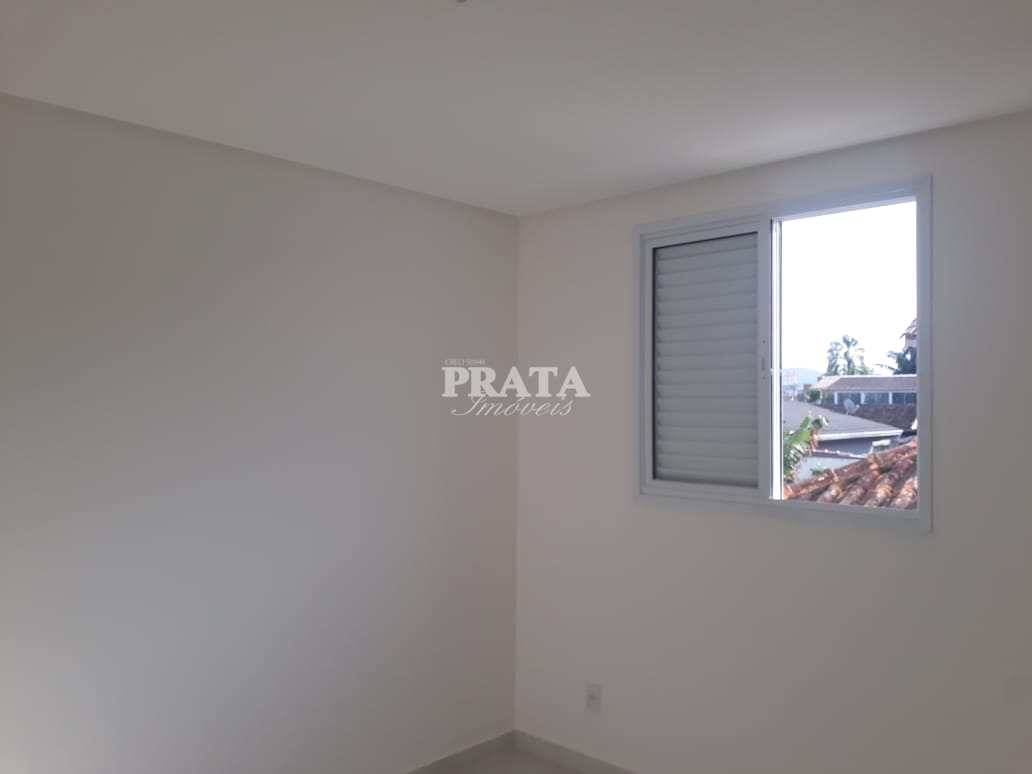 Casa à venda com 2 quartos, 70m² - Foto 13