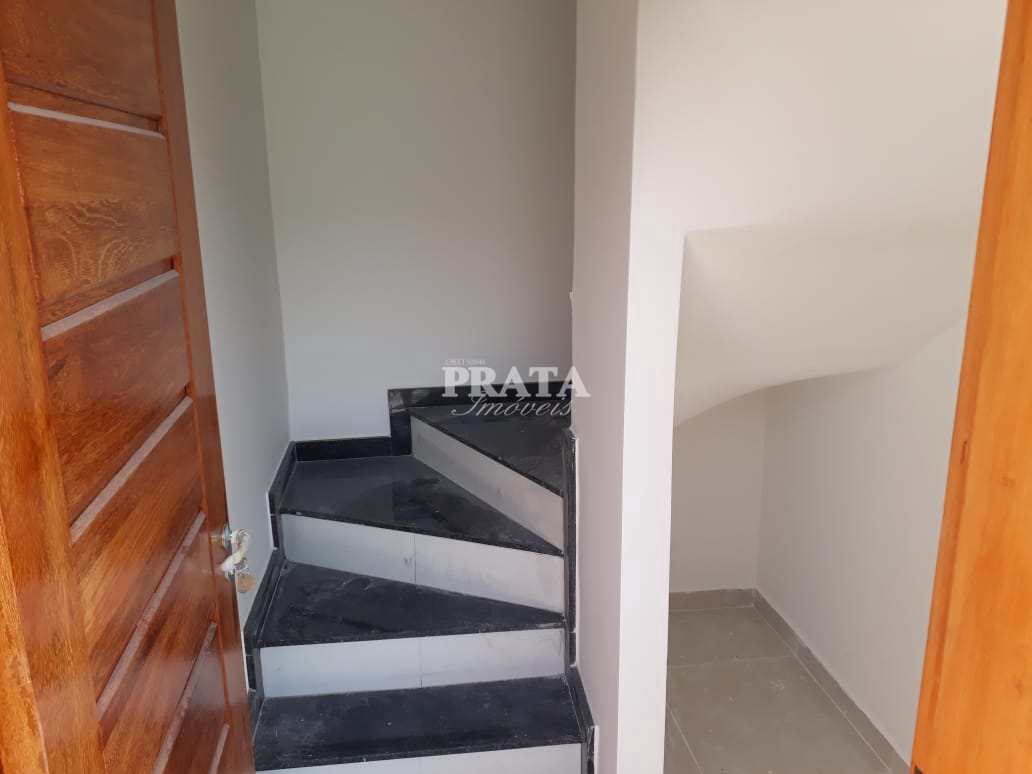 Casa à venda com 2 quartos, 70m² - Foto 2