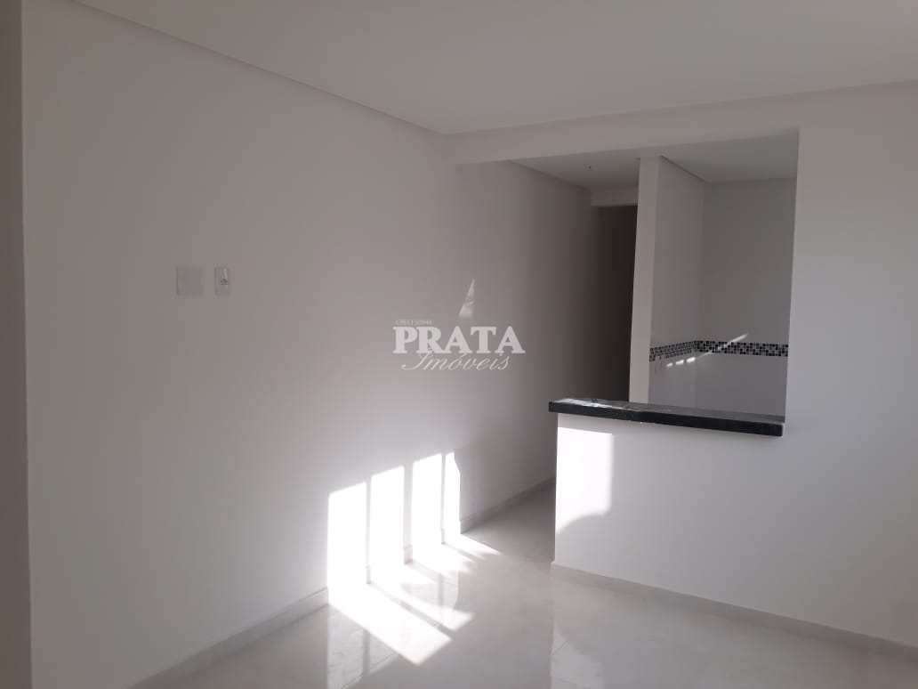 Casa à venda com 2 quartos, 70m² - Foto 2