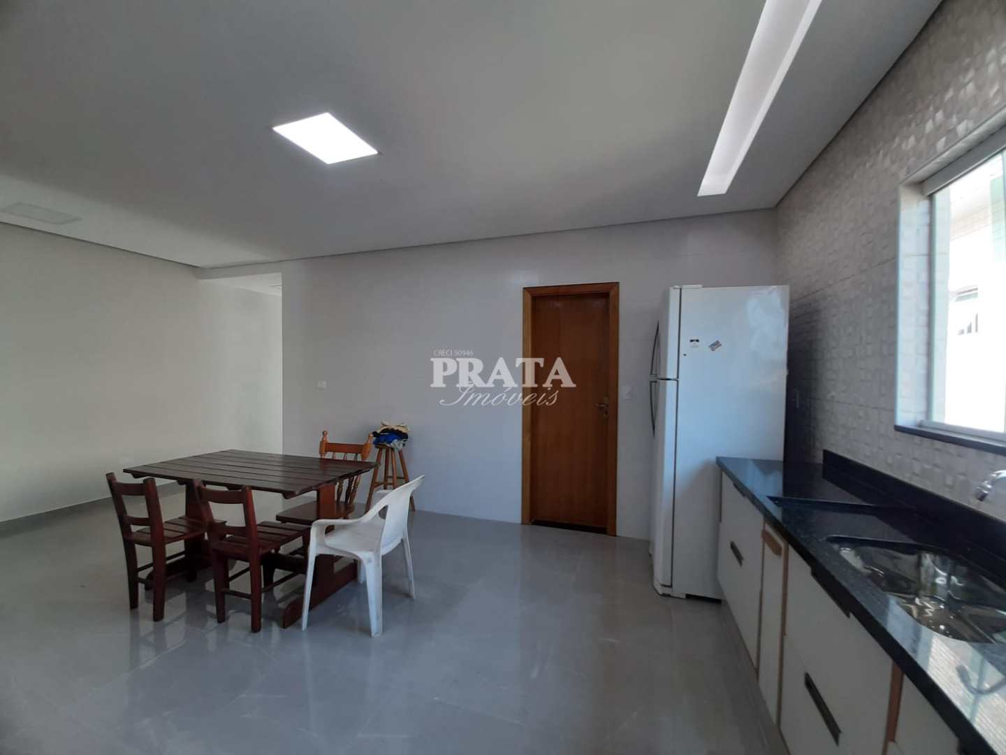 Casa à venda com 2 quartos, 170m² - Foto 8