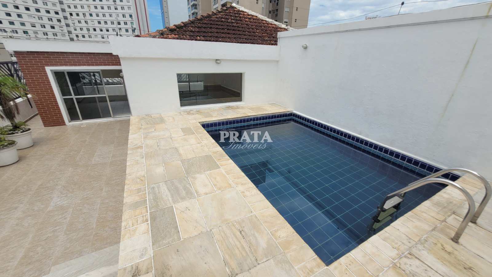 J MENINO SANTOS COBERTURA DUPLEX 3 DORMITÓRIOS 2 VGS DEMARCADAS