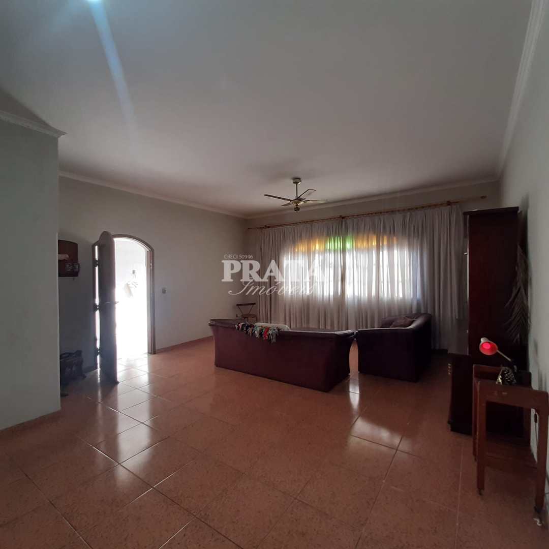 Casa à venda com 3 quartos, 100m² - Foto 1