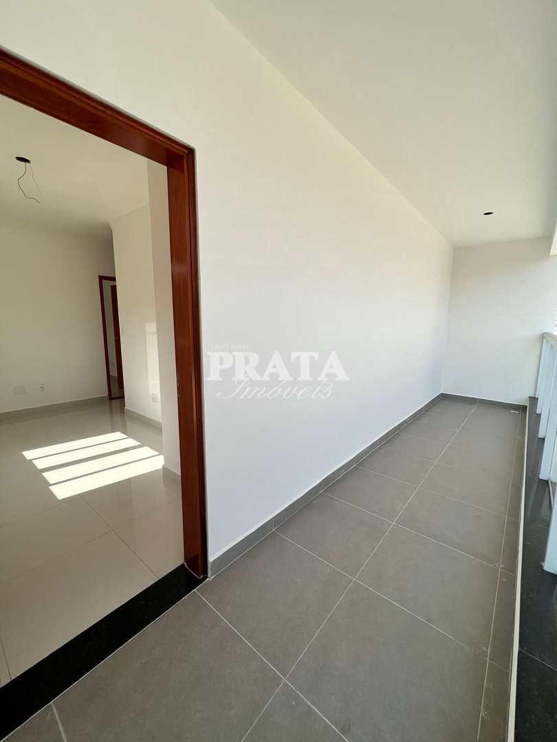 Casa à venda com 2 quartos, 75m² - Foto 9