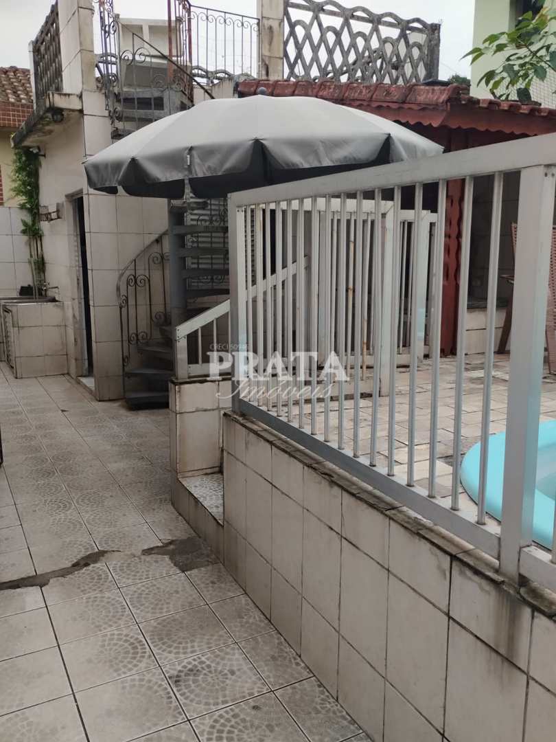 Casa à venda com 3 quartos, 230m² - Foto 2