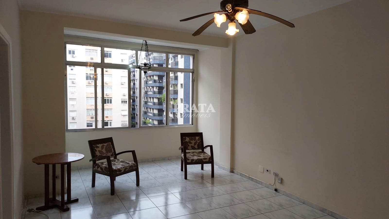 Apartamento à venda com 3 quartos, 150m² - Foto 2