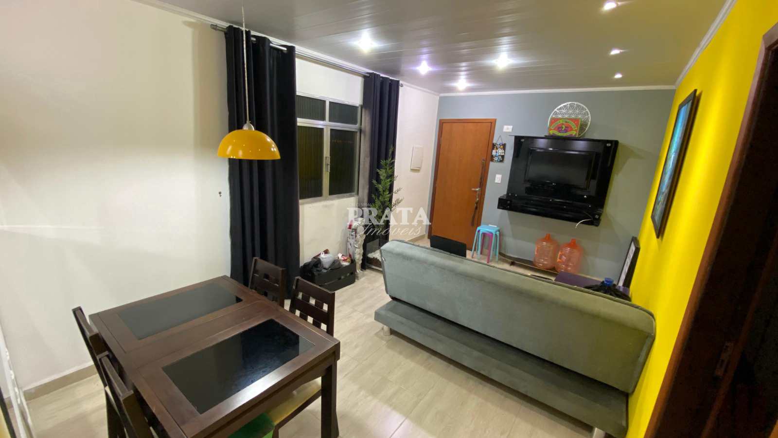 Apartamento à venda com 2 quartos, 70m² - Foto 2