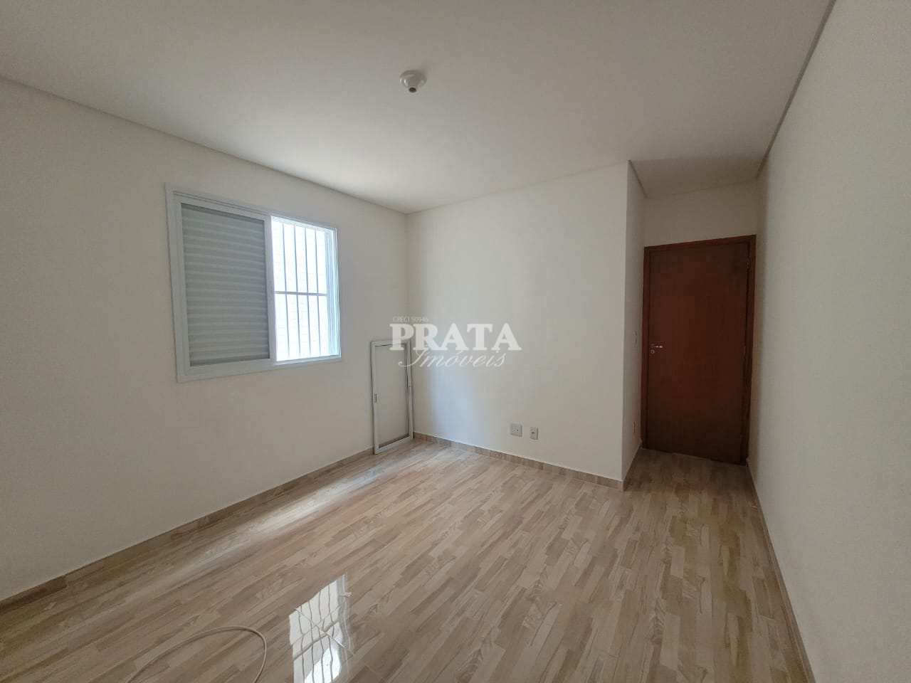 Casa à venda com 2 quartos, 70m² - Foto 3