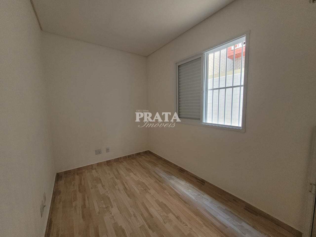 Casa à venda com 2 quartos, 70m² - Foto 4